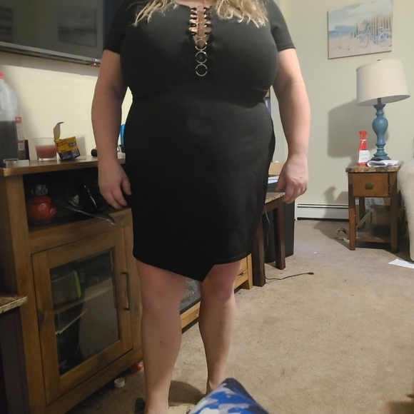 Dress - Picture 4 of 4